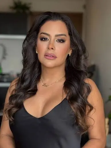 Retrato editorial Larissa Riquelme